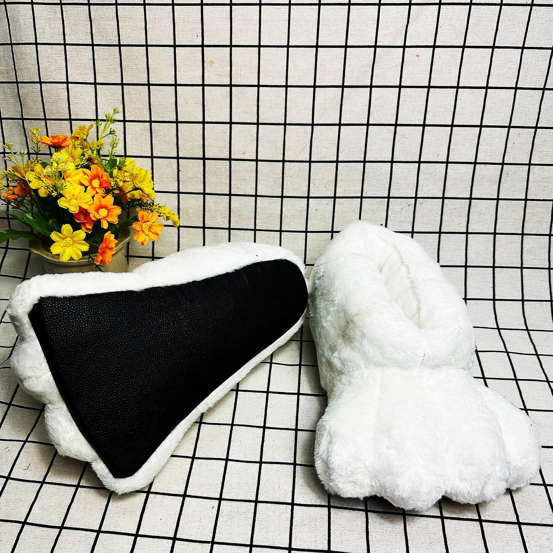 In Stock Rabbit Paw Slippers H – Espadrille Slip On recenzja i cena