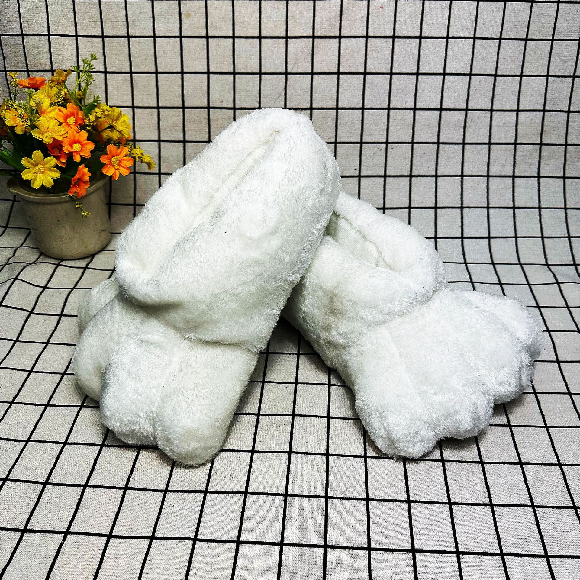 In Stock Rabbit Paw Slippers H – Espadrille Slip On recenzja i cena